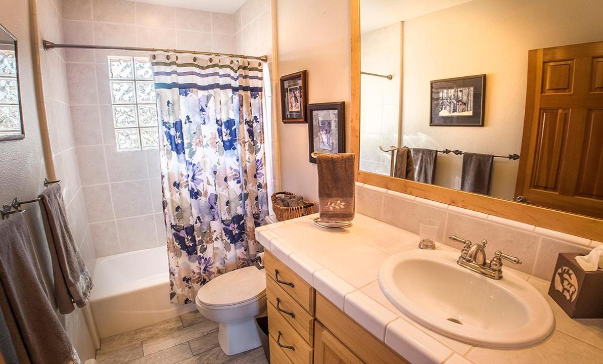 Elktrace Bed & Breakfast 3*